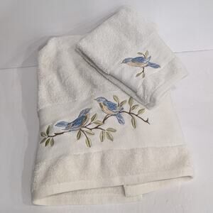 Avanti Songbirds Bath Towel & Fingertip Guest Towel Set White Embroidered Birds
